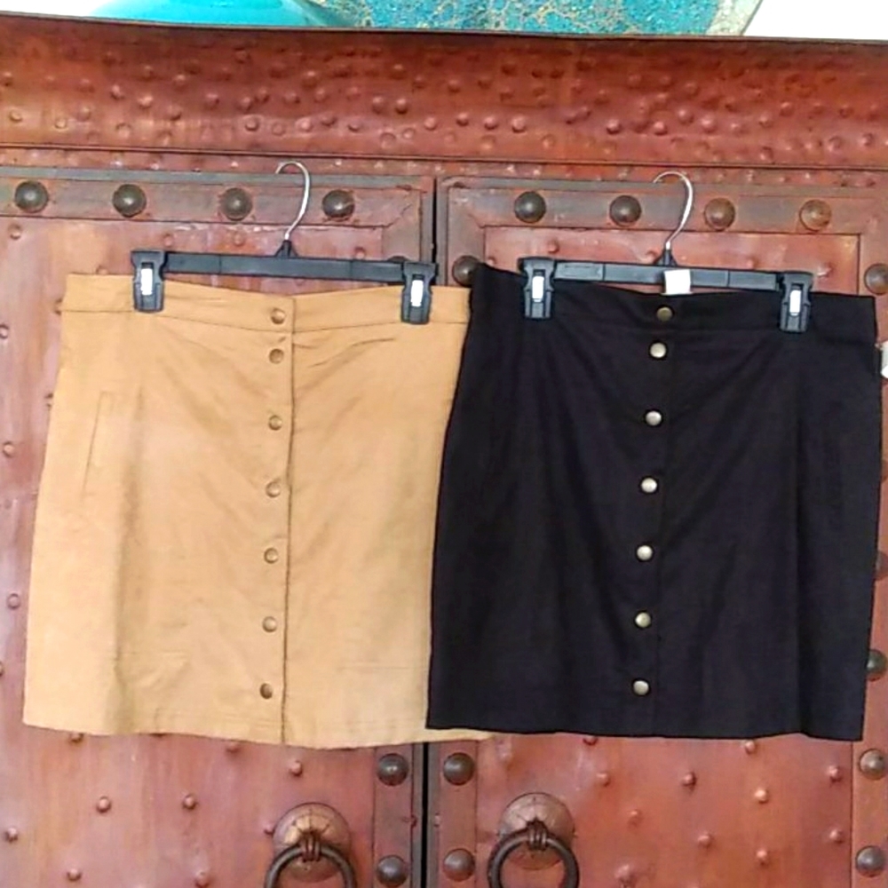 NWT FAUX SUEDE MINI SKIRTS WITH SNAP FRONT CLOSURE. Blk or camel